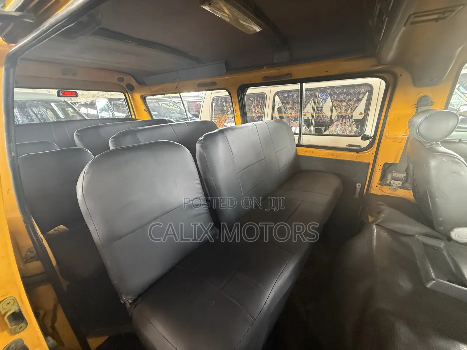 Mitsubishi L300 2005 Yellow