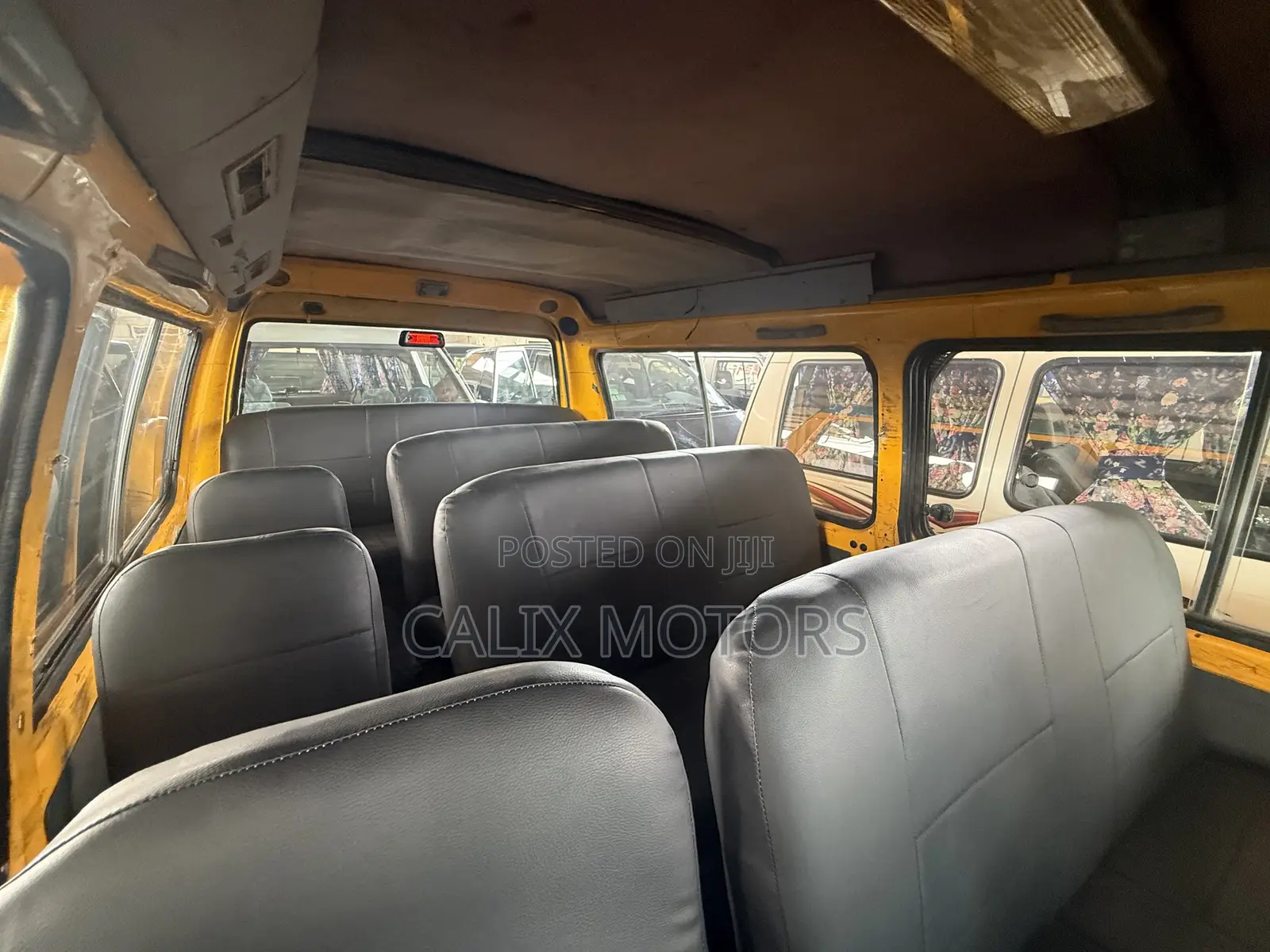 Mitsubishi L300 2005 Yellow