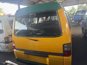 Mitsubishi L300 2005 Yellow