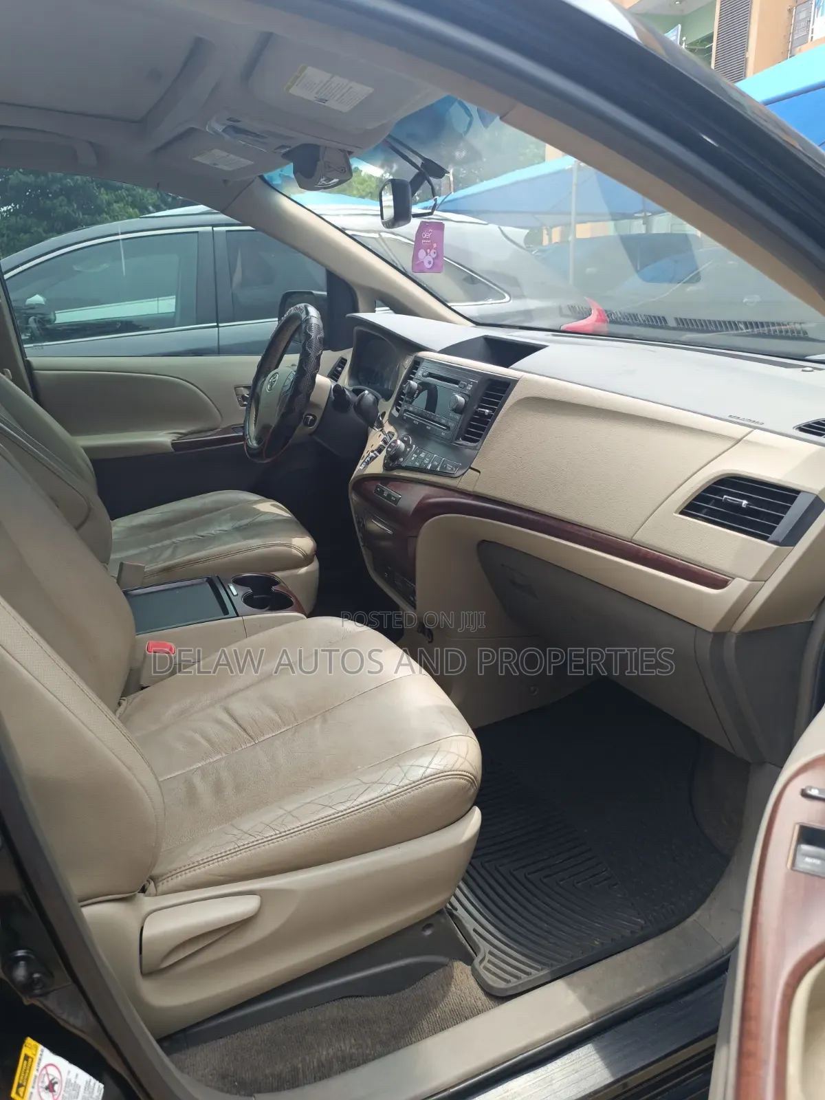 Toyota Sienna 2011 Black