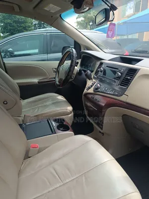 Toyota Sienna 2011 Black