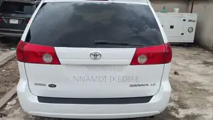 Toyota Sienna 2007 White
