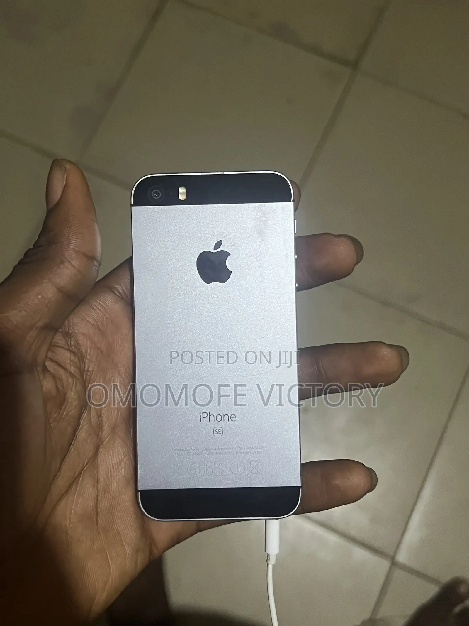 New Apple iPhone SE 32 GB Silver
