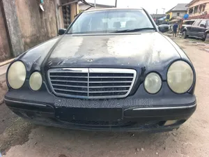 Mercedes-Benz E320 2000 Black
