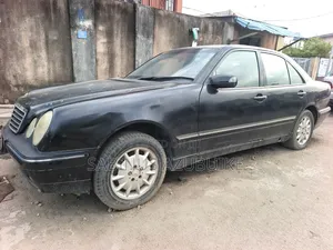Mercedes-Benz E320 2000 Black