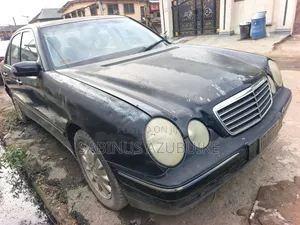 Mercedes-Benz E320 2000 Black