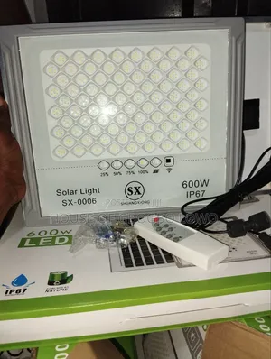 600Watt Flood Light With Solar Panel & Remote