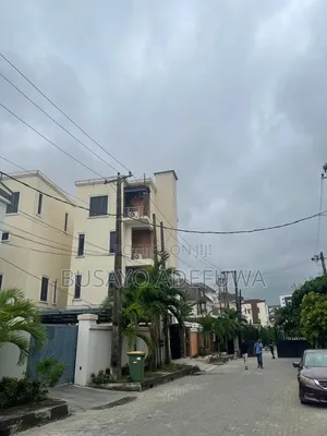 4bdrm Duplex in Banana Island for sale