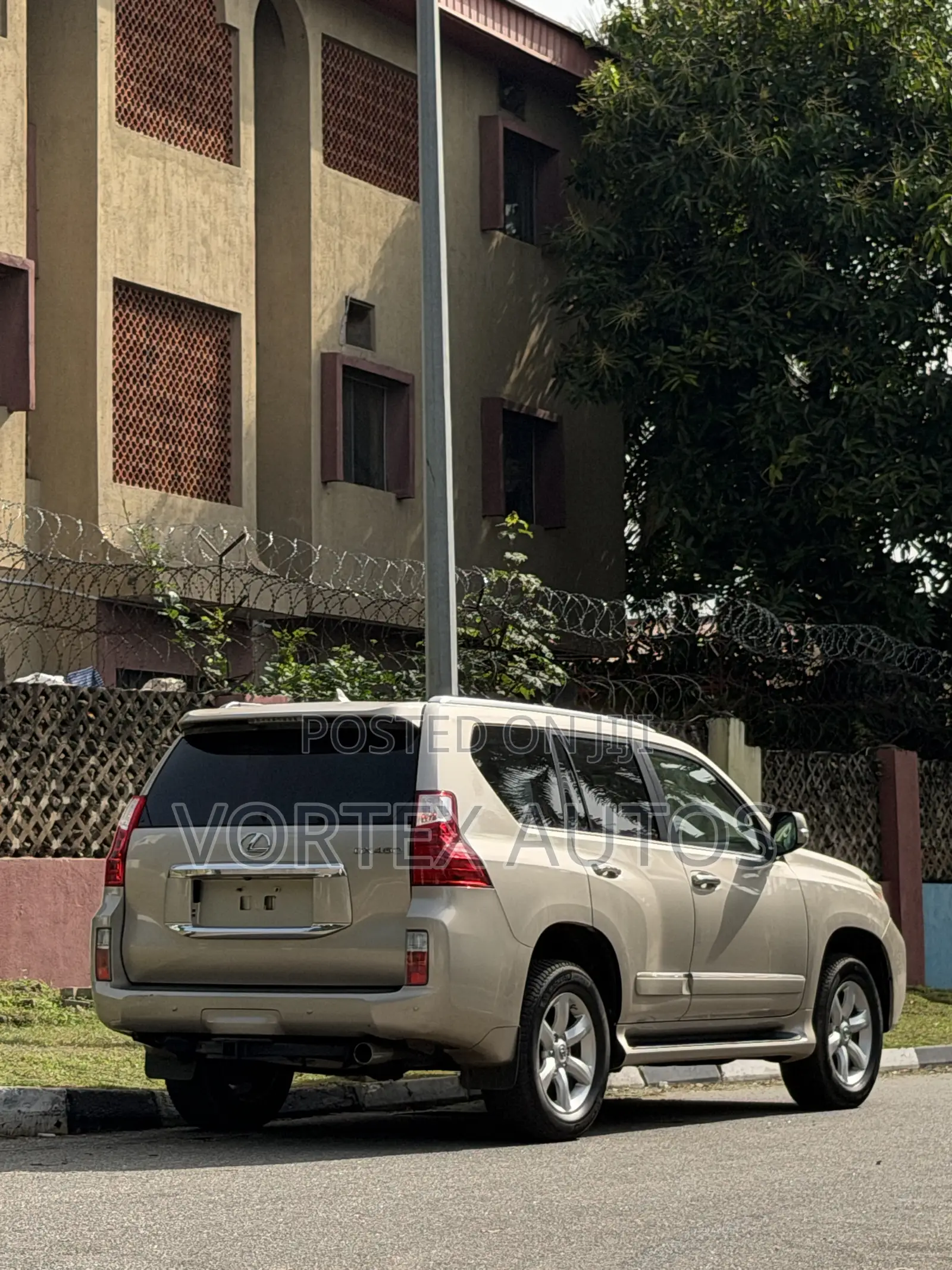 Lexus GX 460 2012 Gold
