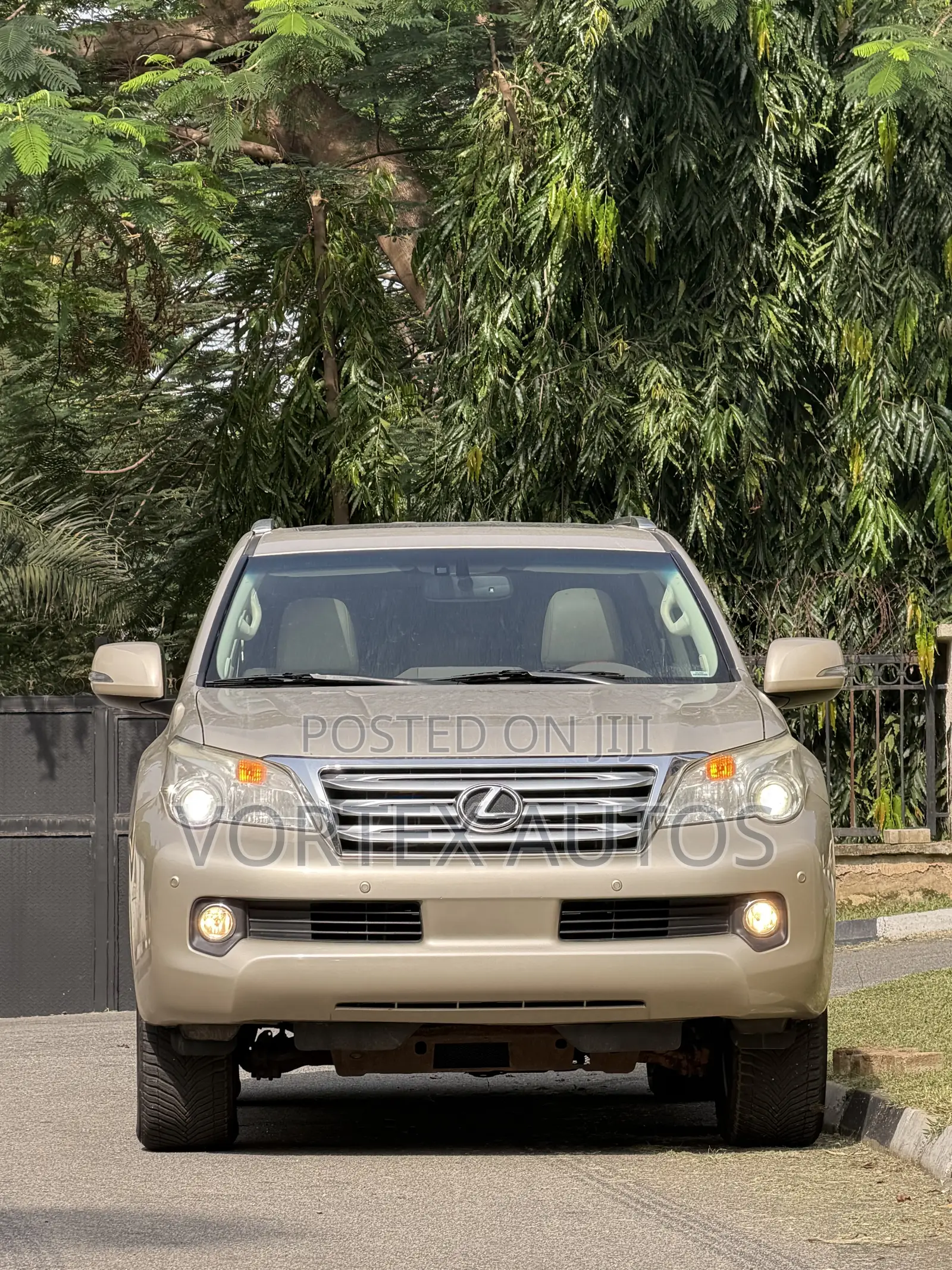 Lexus GX 460 2012 Gold