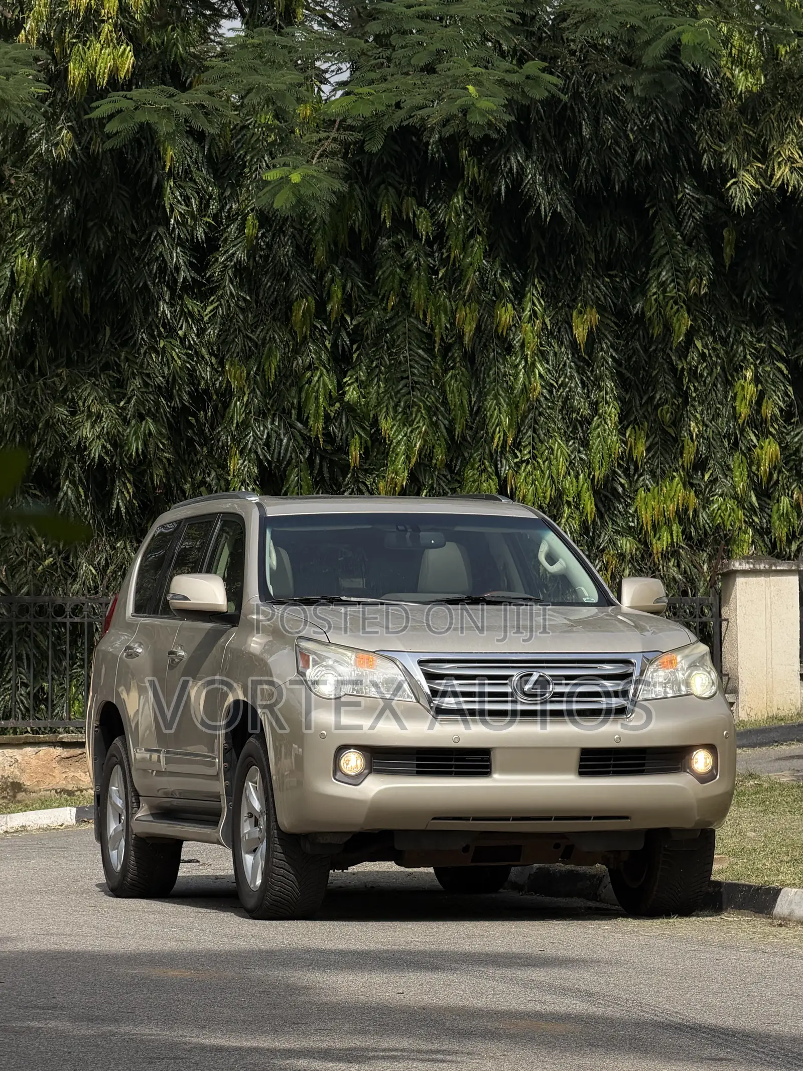 Lexus GX 460 2012 Gold