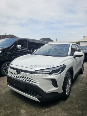 New Toyota Corolla Cross LE 2026 White