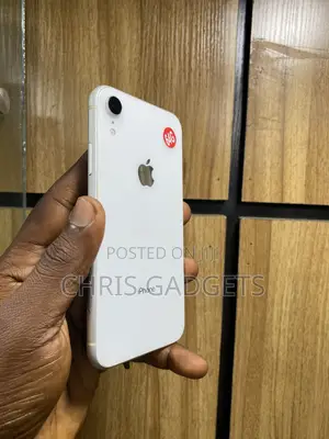 Apple iPhone XR 64 GB White