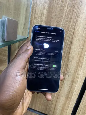 Apple iPhone XR 64 GB White