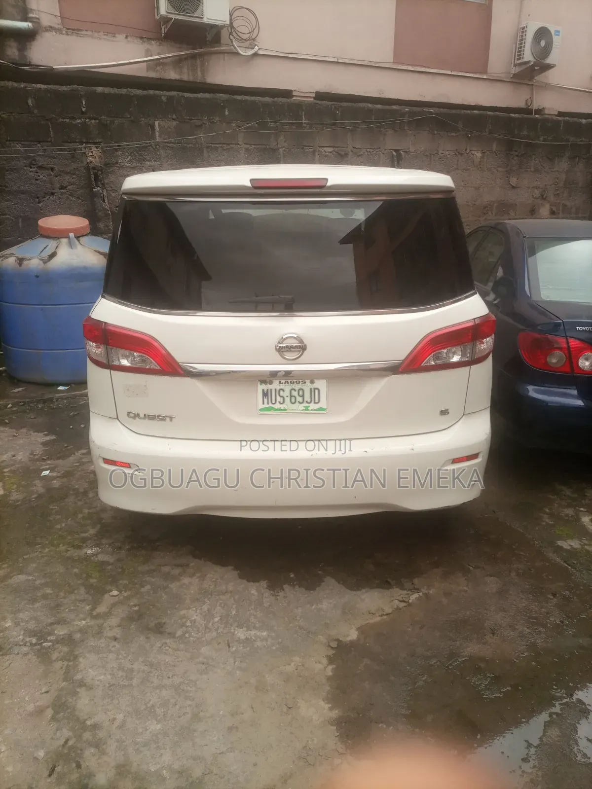 Comfortable Ride With AC and DVD for Hire and Charter