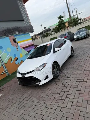 Toyota Corolla LE 4dr Sedan (1.8L 4cyl CVT) 2017 White