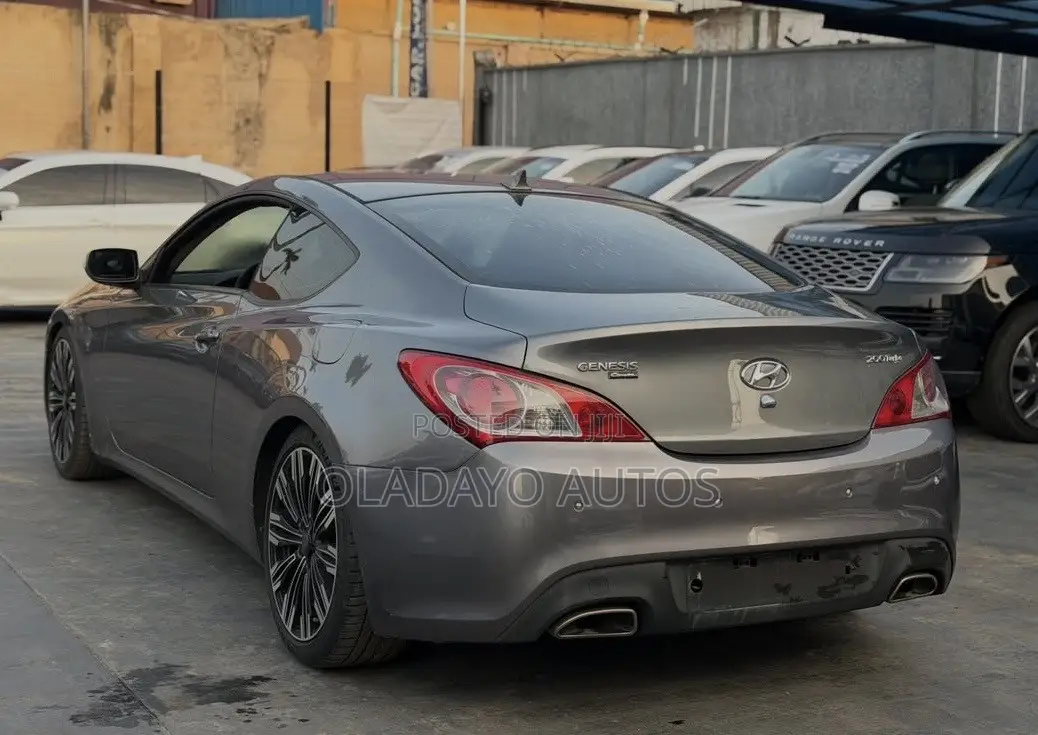 Hyundai Genesis 3.8 2010 Blue