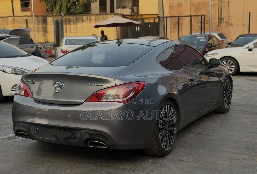 Hyundai Genesis 3.8 2010 Blue