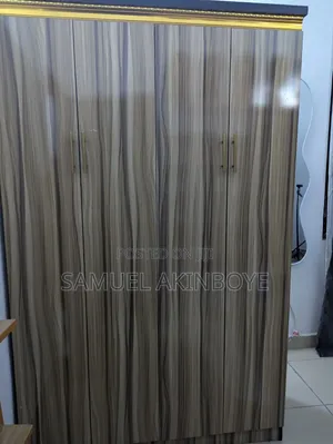 Standing WARDROBE
