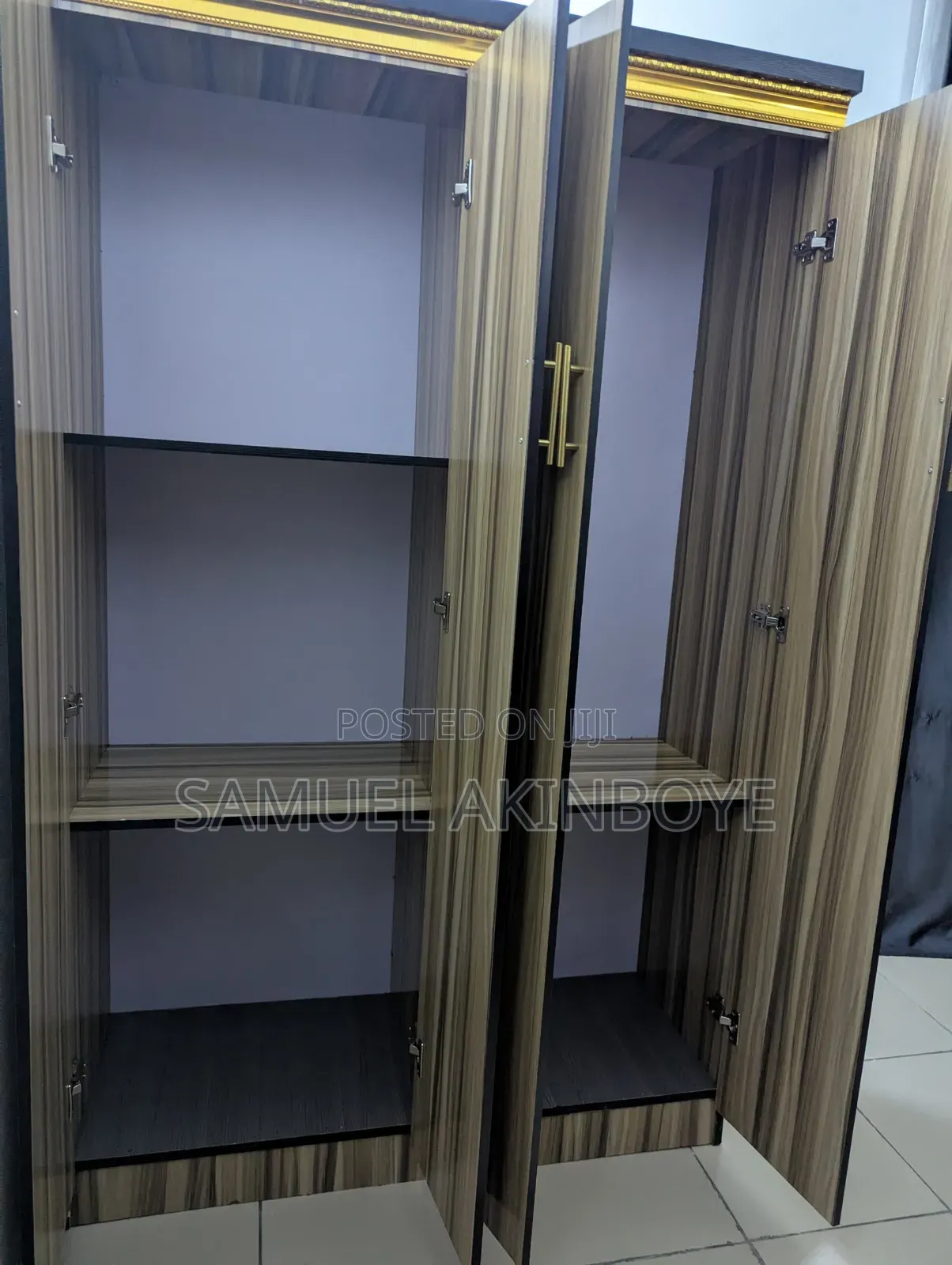 Standing WARDROBE