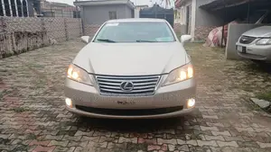 Lexus ES 350 2010 Gold