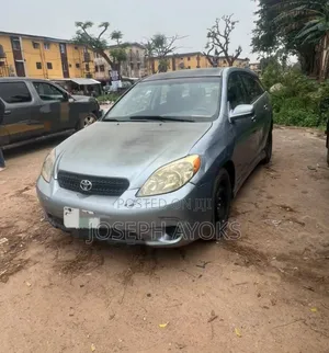 Toyota Matrix XR Hatchback FWD (1.8L 4cyl 4A) 2006 Blue