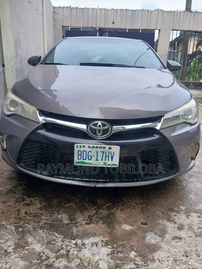 Toyota Camry 2017