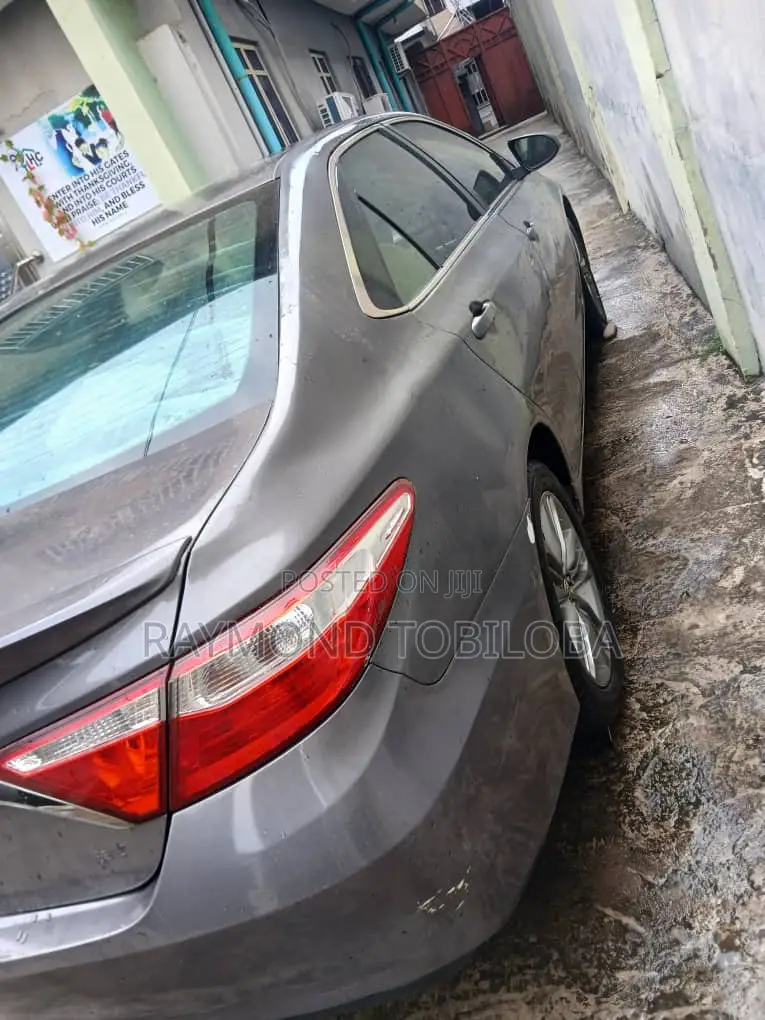 Toyota Camry 2017
