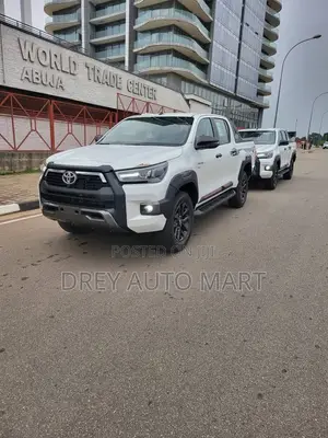 New Toyota Hilux High 2026 White