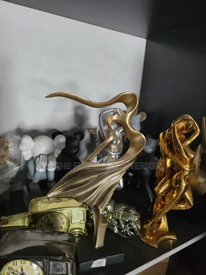Decorative Figurines