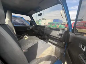 Ford Husky 2005 Blue
