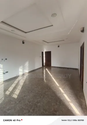 3bdrm Block of Flats in Okebadan Estate for rent