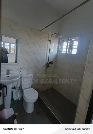 3bdrm Block of Flats in Okebadan Estate for rent