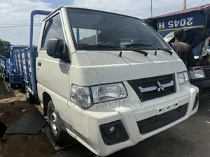 Foreign Used Mitsubishi L300 Pick-Up Mini Truck.