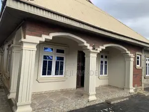 4bdrm Bungalow in Awwalight Homes &, Ibadan for sale