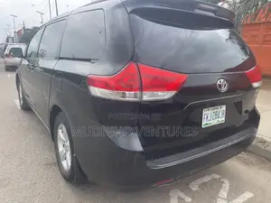 Toyota Sienna 2014 Black