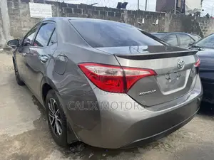 Toyota Corolla 2018 Gray