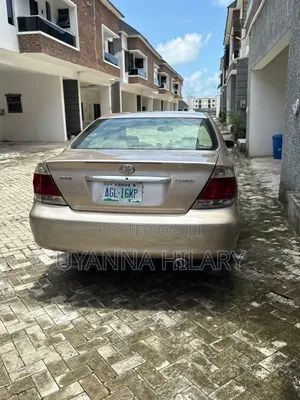 Toyota Camry LE 4dr Sedan (2.4L 4cyl 5A) 2006 Gold