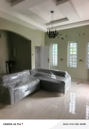 3bdrm Bungalow in Okebadan Estate for rent