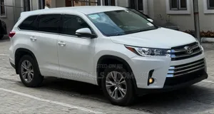 Toyota Highlander LE V6 4x4 (3.5L 6cyl 6A) 2016 White