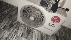 1.5 Horse Power LG Dual Compressor Inverter With Gen Mode