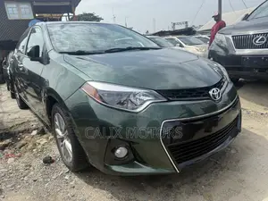 Toyota Corolla 2015 Green