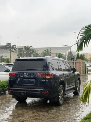 Toyota Land Cruiser 2025 Blue