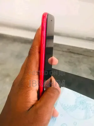 New Apple iPhone SE 128 GB Red
