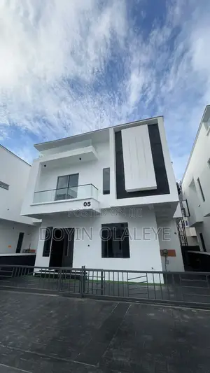 4bdrm Duplex in Idado for sale