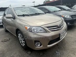 Toyota Corolla 2013 Gold