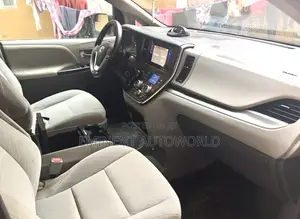 Toyota Sienna 2015 Gray