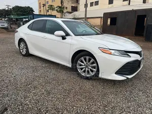 Toyota Camry 2018 White