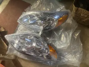 Head Lamp Toyota Matrix 2003-2006 Available