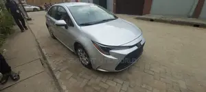 Toyota Corolla LE 2021 Silver